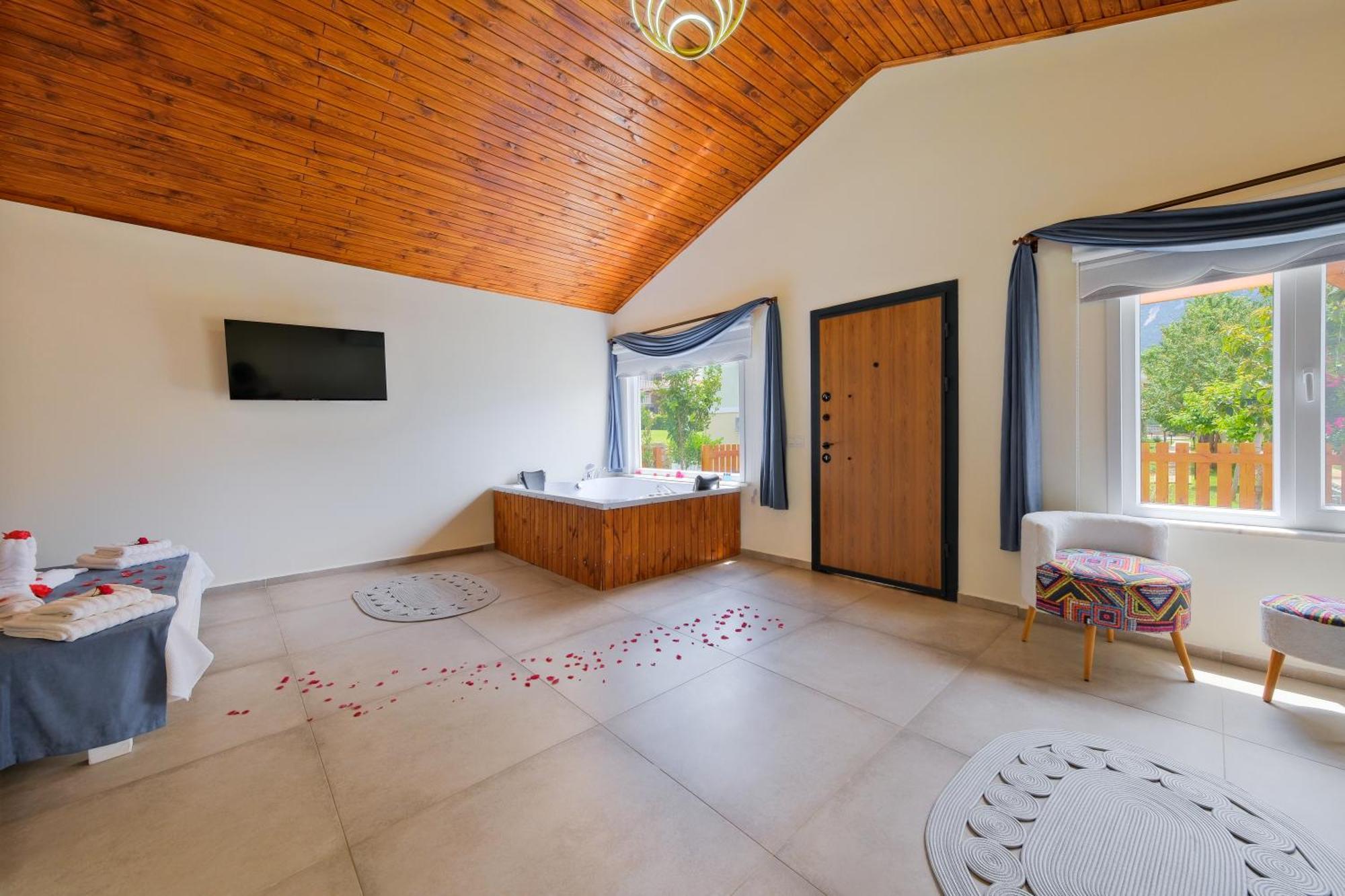 Larimar Suite Hotel Oludeniz Exterior photo